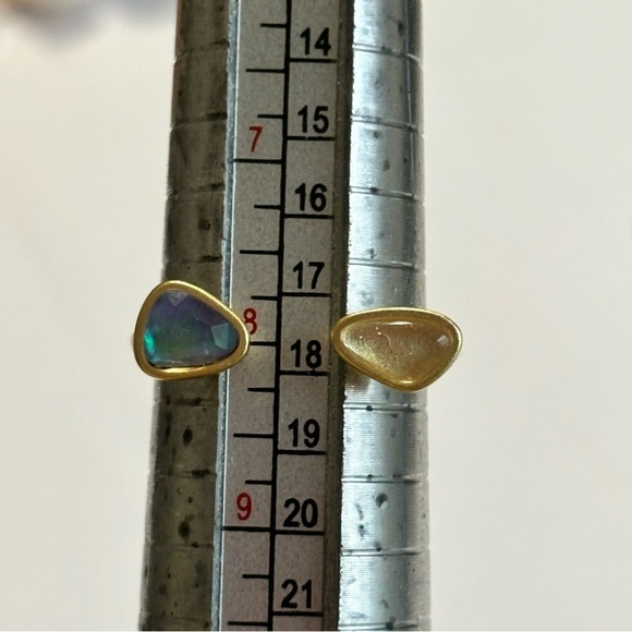 Kendra Scott ring blue and clear stone matte gold finish size 8 - Picture 3 of 9